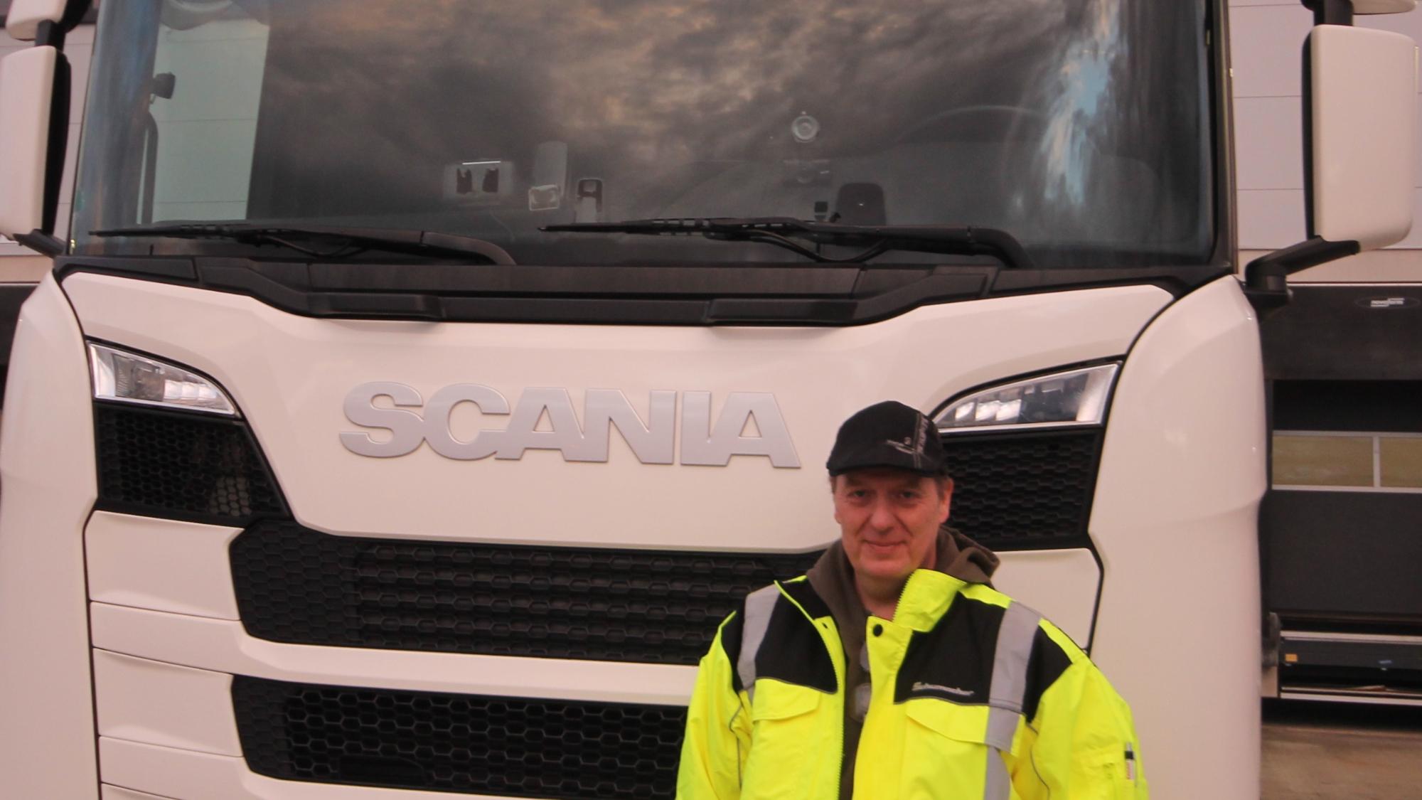 Seit 24 Jahren ist Thomas Schmitz Lkw-Fahrer.  Inzwischen fährt der Vater von zwei Kindern die Kurzstrecke.