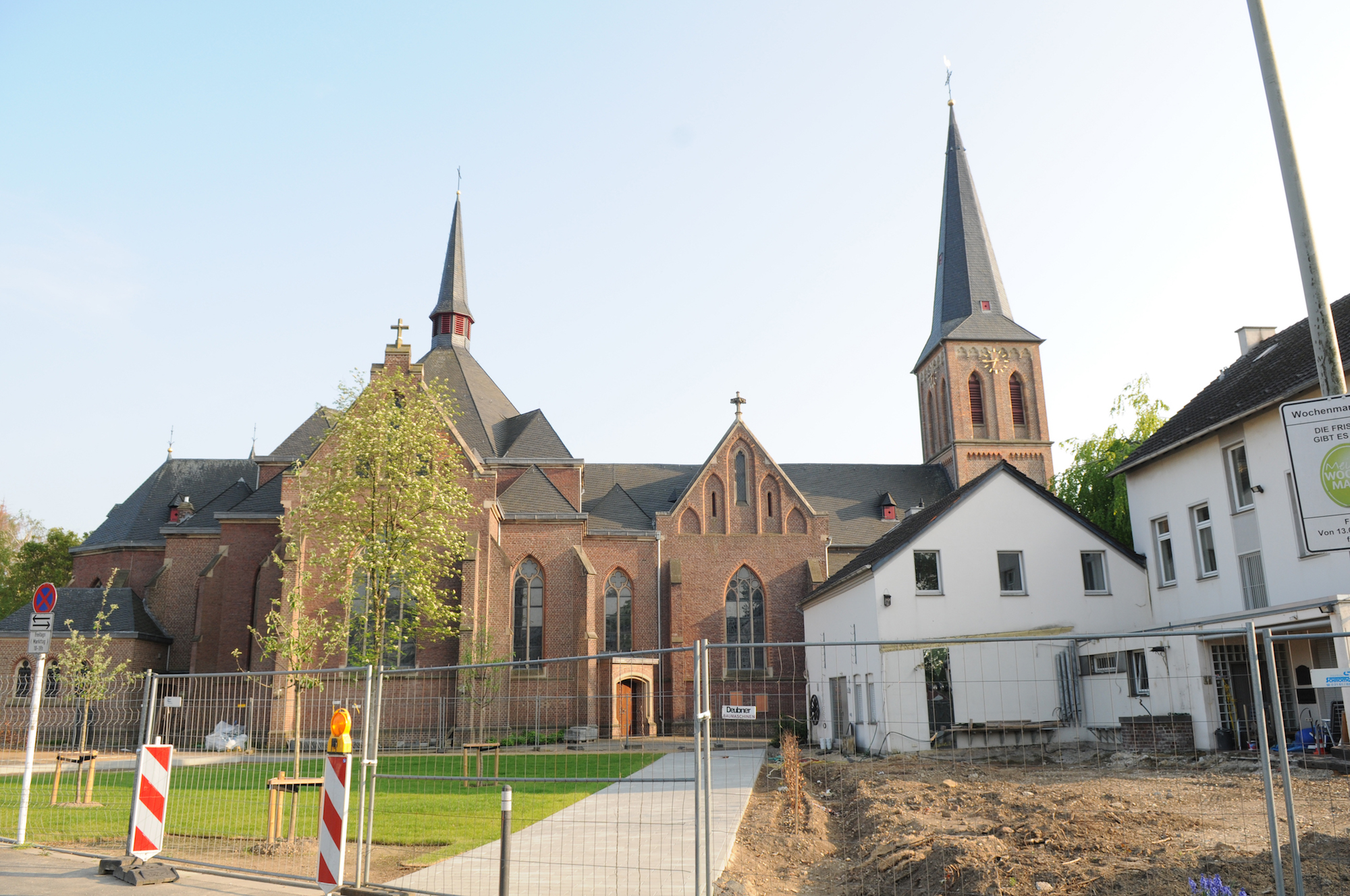 Kirche Pragt Das Quartier Kath Kirche In Der Region Monchengladbach