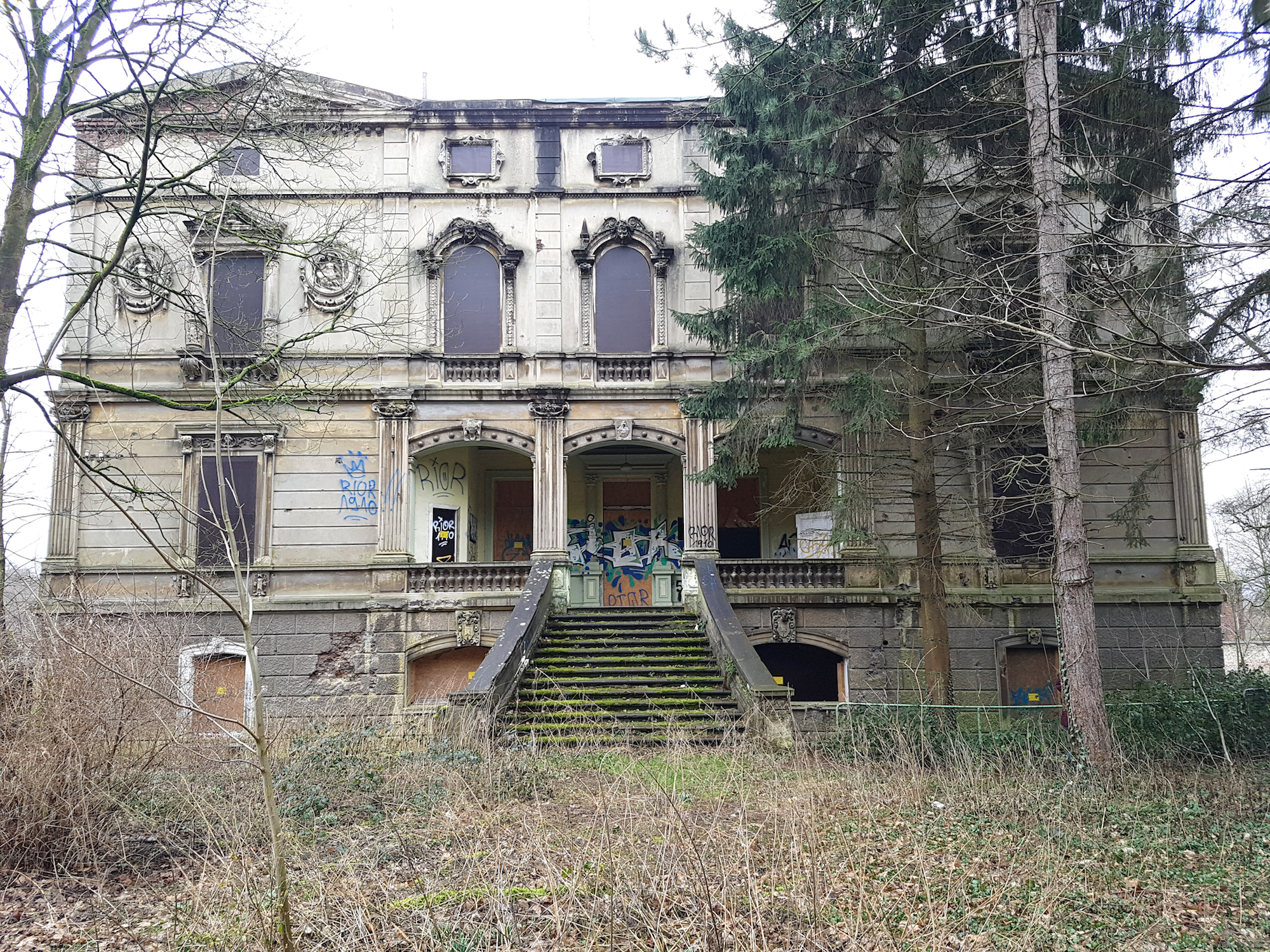 Die Industriellenvilla Buth in Kirchberg war zur Nazi-Zeit ein „Judenhaus“.