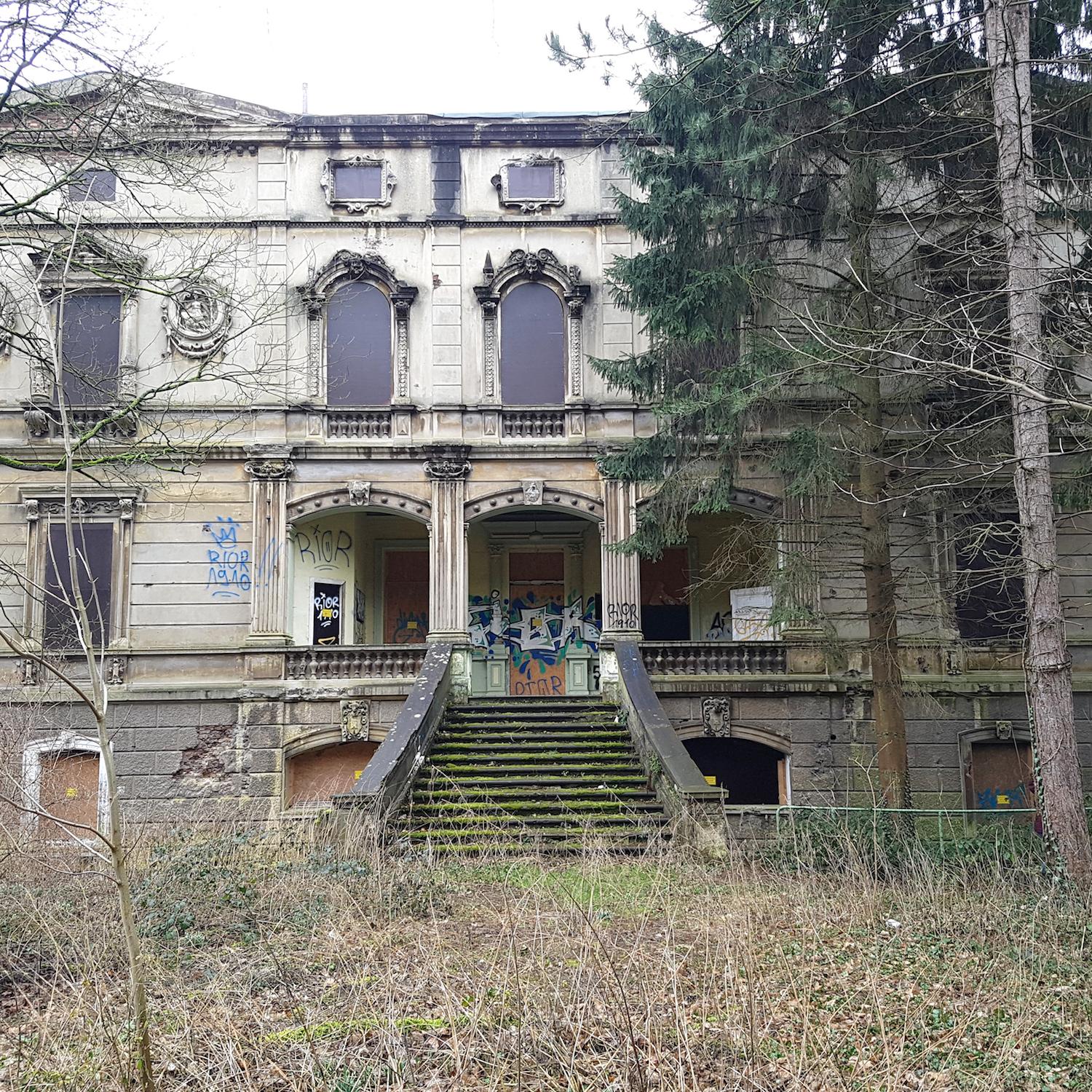 Die Industriellenvilla Buth in Kirchberg war zur Nazi-Zeit ein „Judenhaus“.
