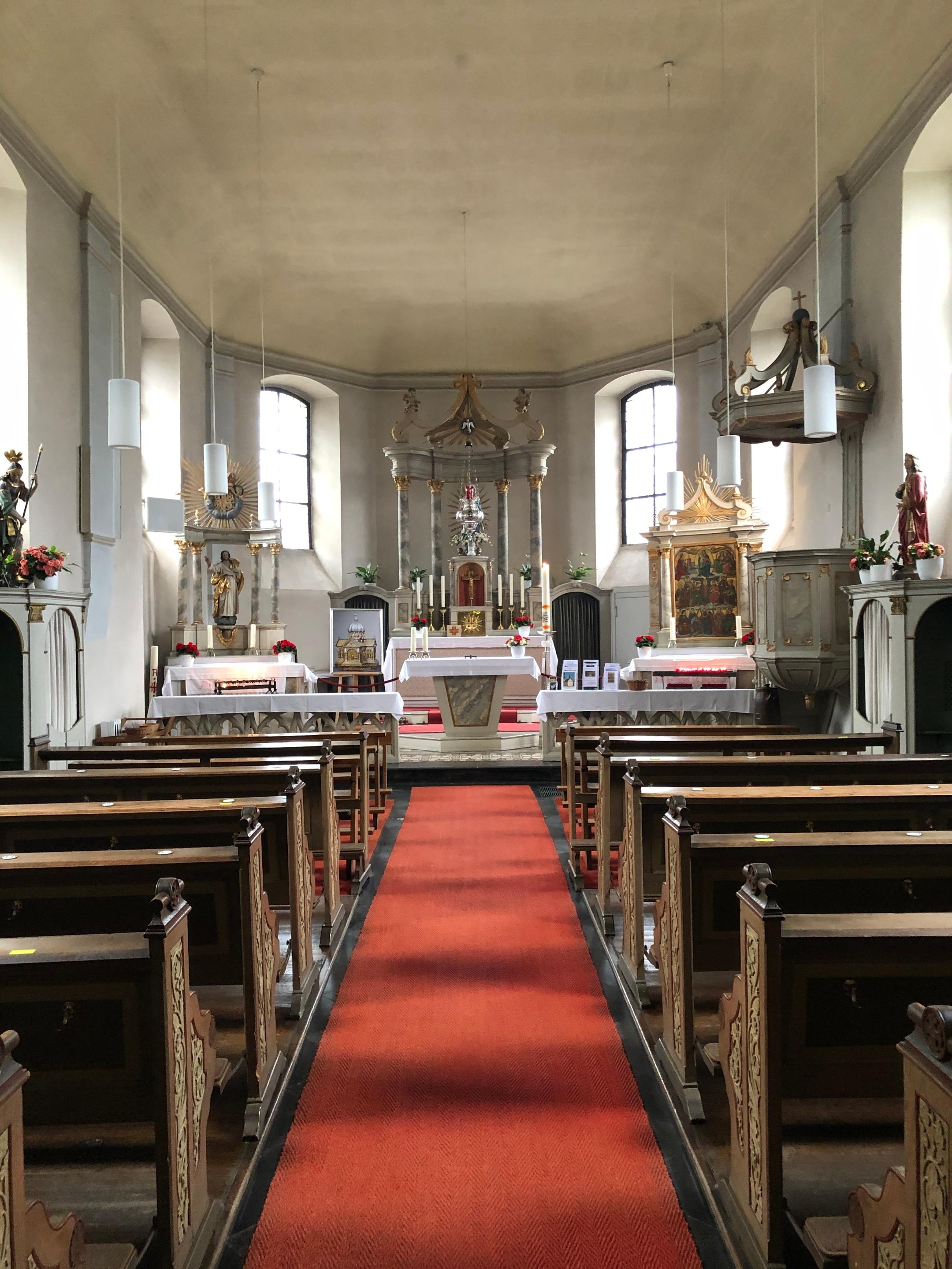 Eine Woche lang ist die kleine Kirche St. Georg in Neuenhoven Mittelpunkt der Wallfahrt. Seit über 640 Jahren gibt es die Oktav.