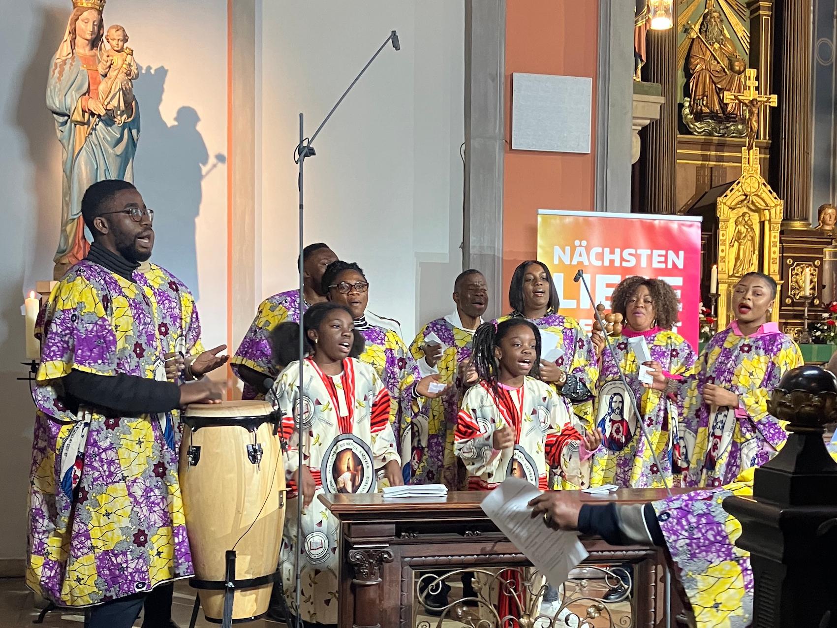 Kam auch beim Fernsehpublikum gut an: der Chor der afrikanischen Gemeinde aus St. Jakob.