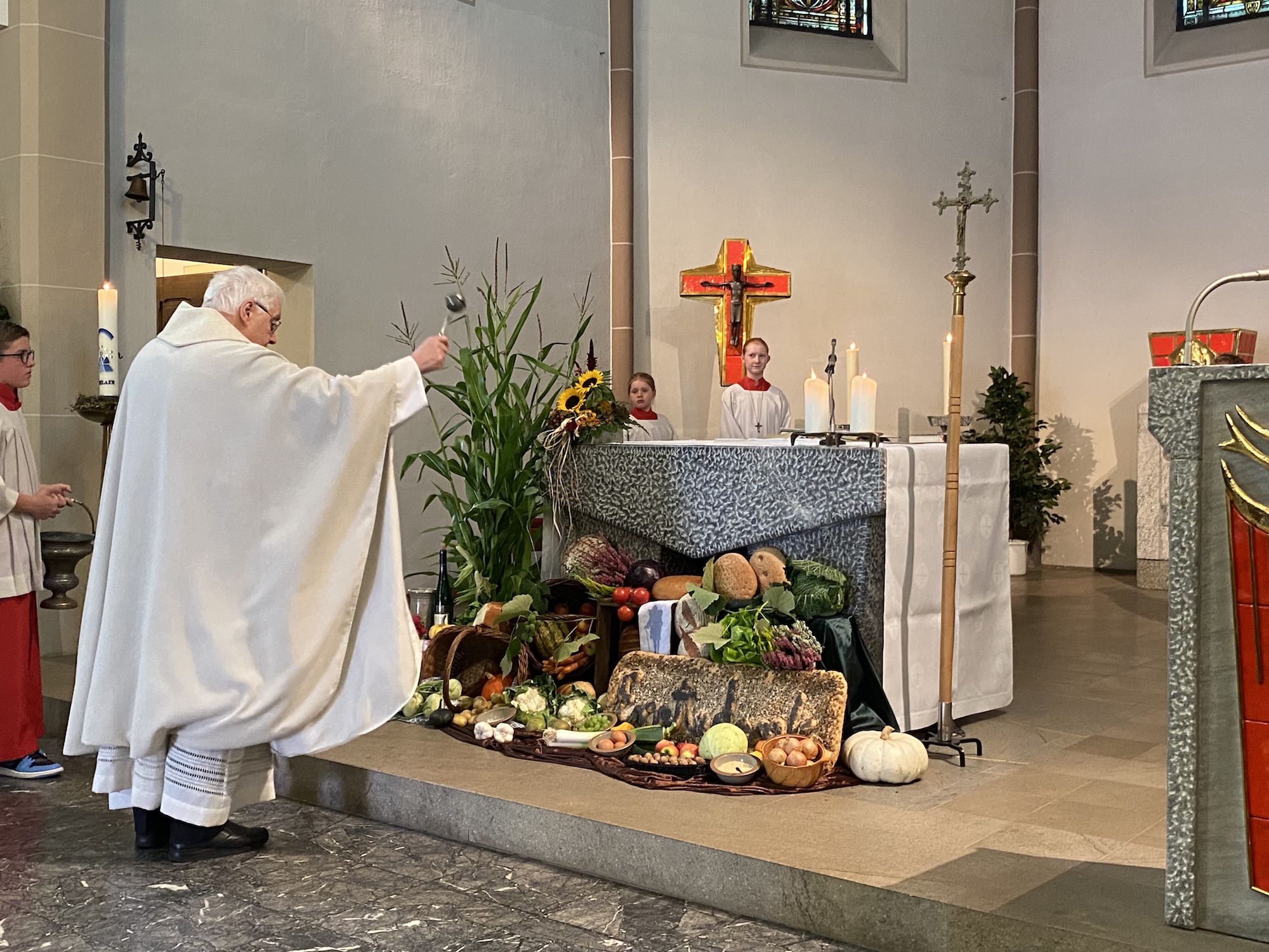 In vielen Gemeinden im Bistum Aachen wird, wie hier in St. Rochus Broich-Peel, Erntedank gefeiert.