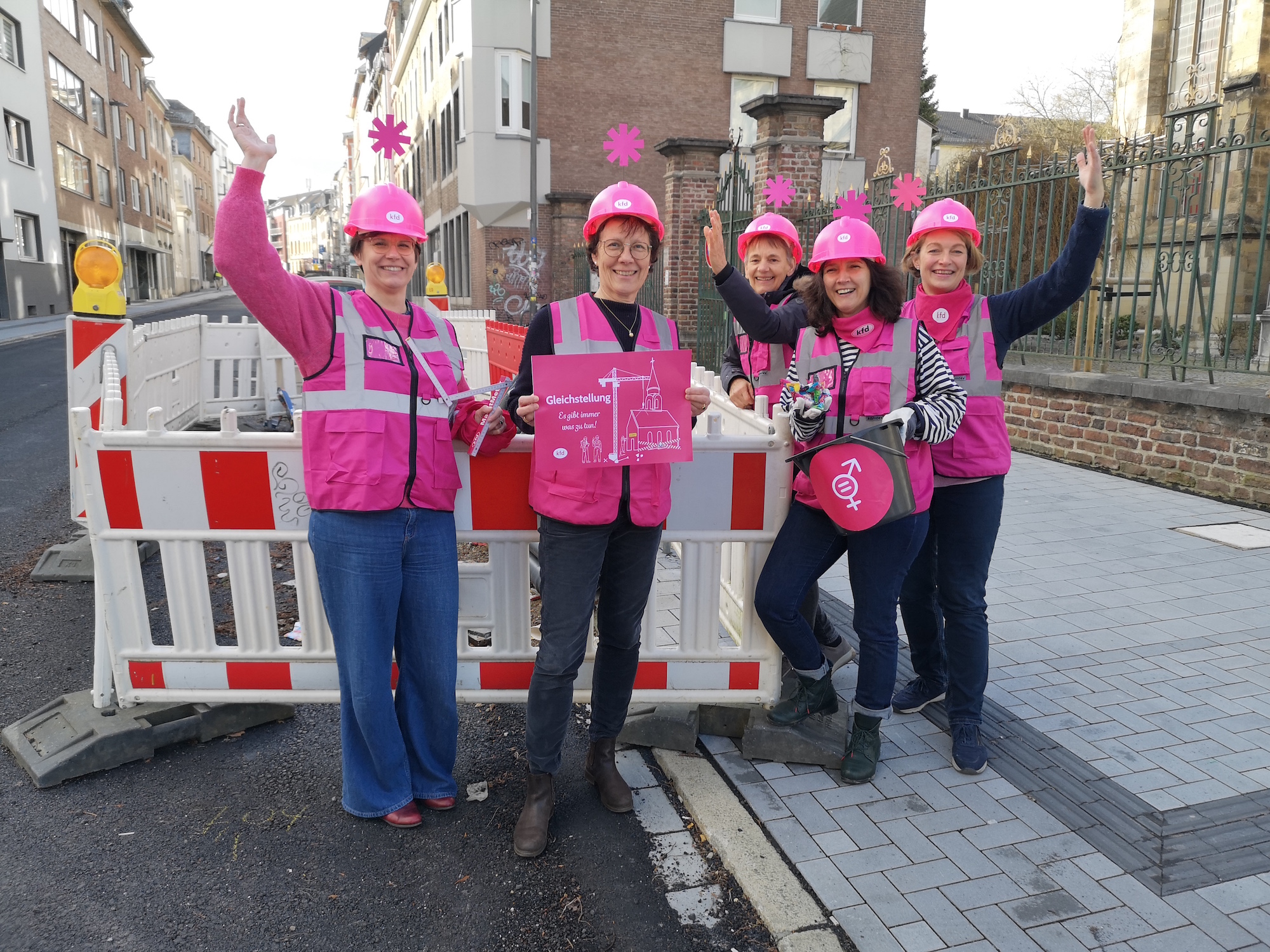 v. l.. Barbara Verholen (KFD), Sabine Bausch (Gleichstellungsbeauftragte Aachen), Hella Fuchte, Marie-Theres Jung, Eva-Maria Hertkens (KFD)