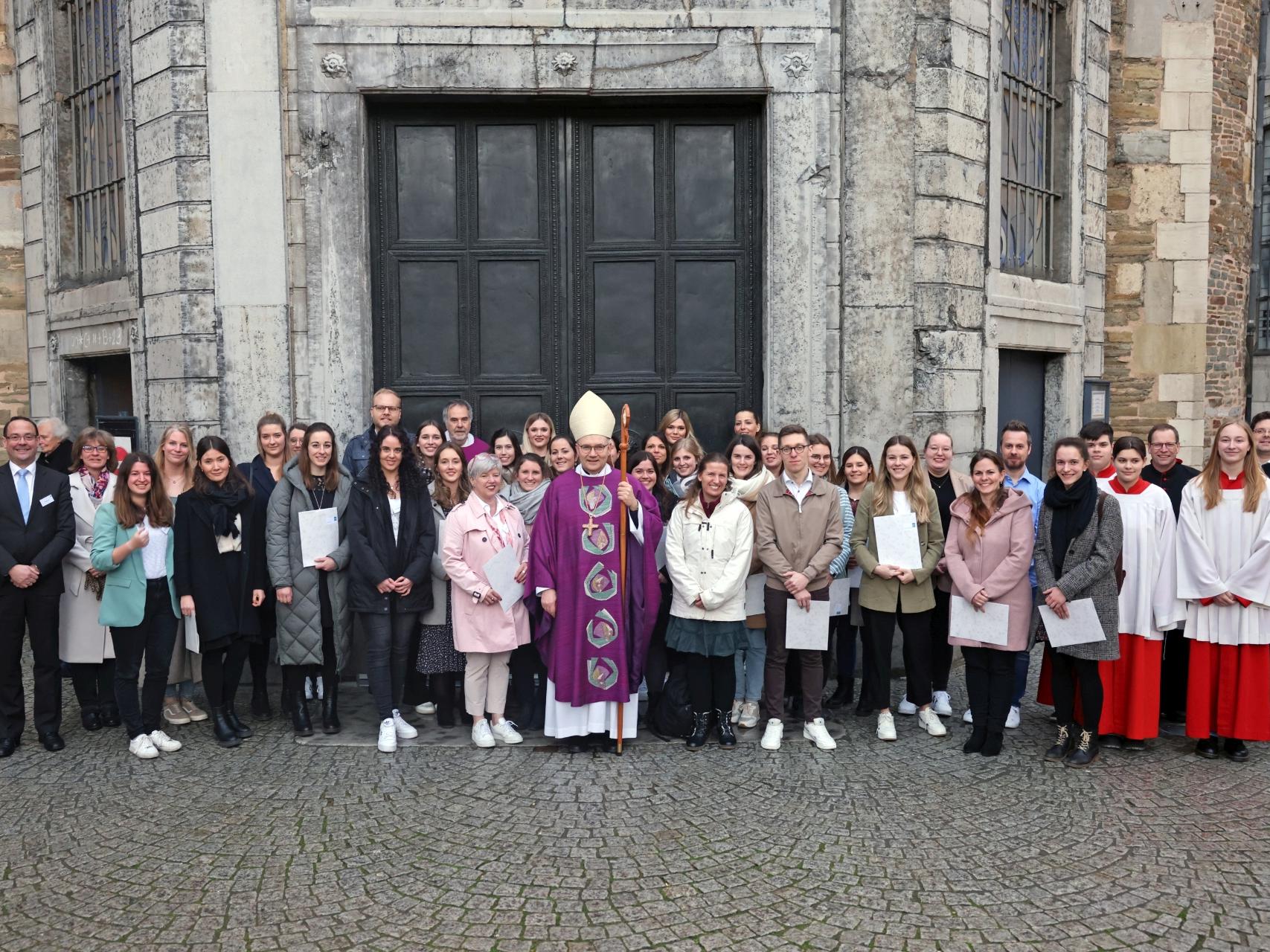 35 Religionslehrerinnen und -lehrer erhalten ihre kirchliche Beauftragung (c) Bistum Aachen - Andreas Steindl