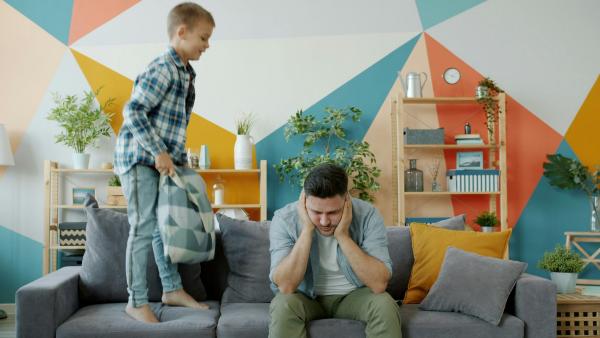 Was ist bloß mit Papa los?  Kinder haben feine Antennen.