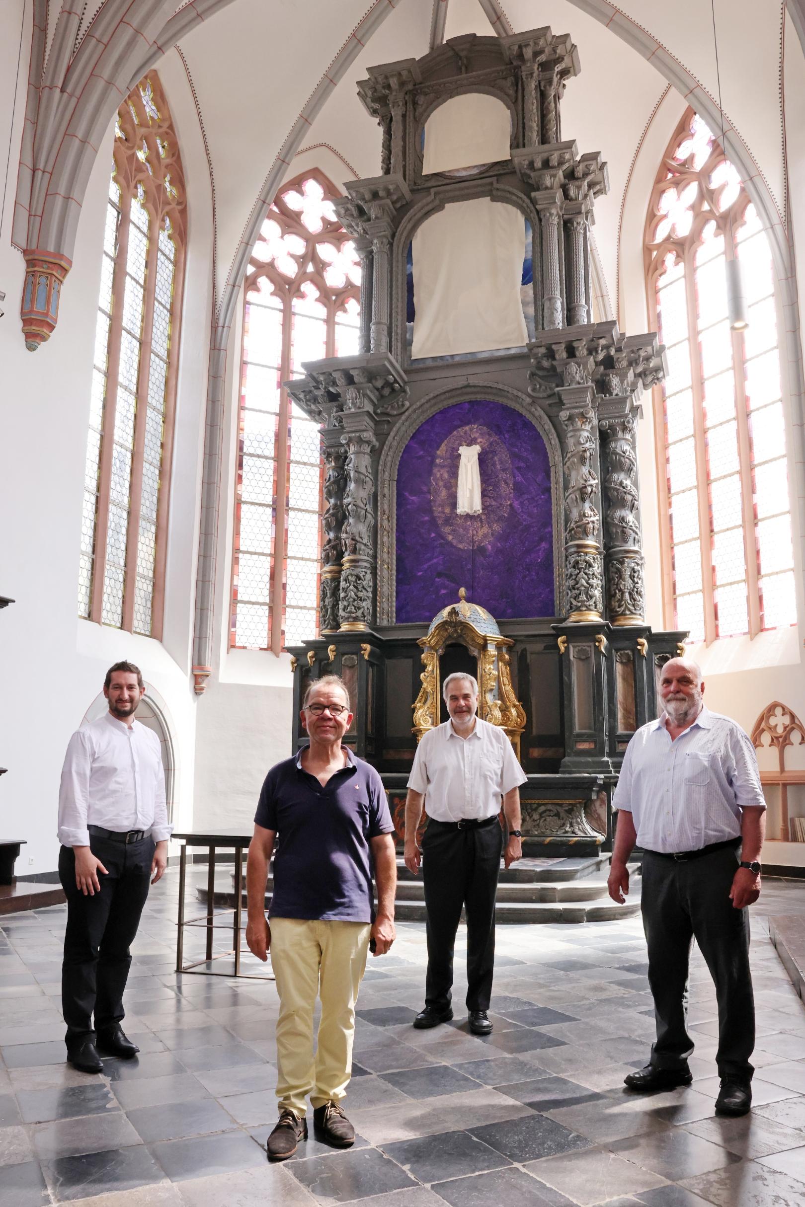 Domvikar Matthias Fritz, Pfarrer Timotheus Eller. Dompropst Rolf-Peter Cremer, Uwe Appelt (v.l.) (c) Domkapitel Aachen - Andreas Steindl