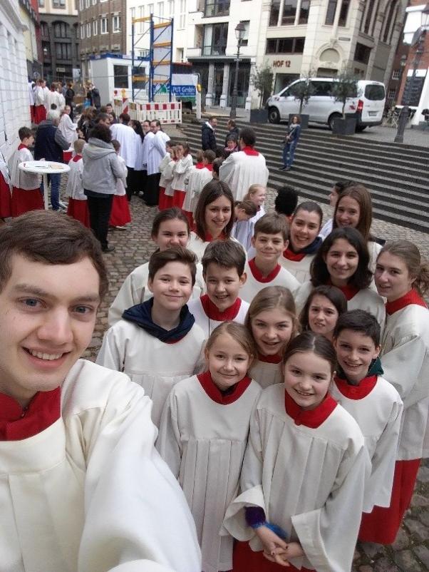 So viele Messdiener in einer Messe?!