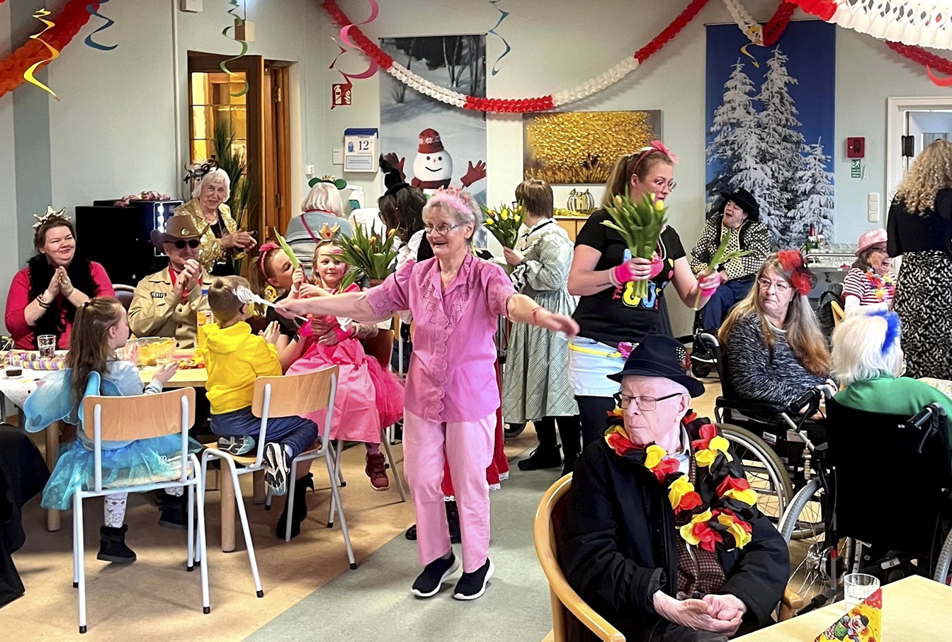 In der Seniorenpflegeeinrichtung „Haus Effata“ regierte an Weiberfastnacht die hauseigene Prinzessin Siglinde I.