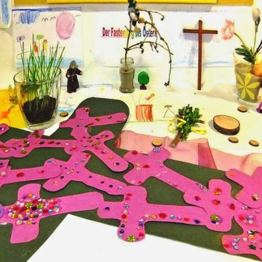 »Kunst«, gestaltet von Kindern der Kita St. Stephanus – Bild 1