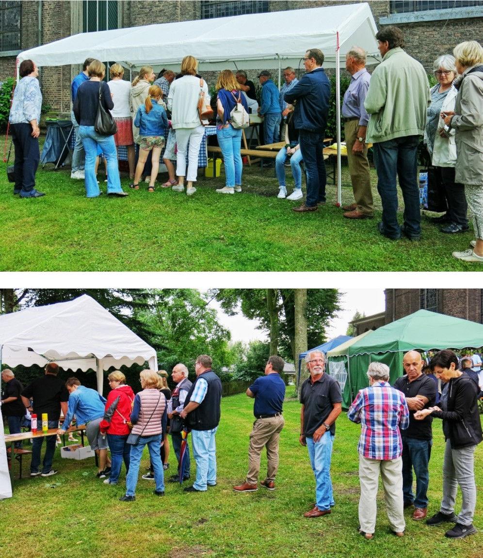 Pfarr- und Heimatfest 2018:   Schlange-Stehen vor den Ständen mit leckerem Reibekuchen (oben) oder mit leckerem Gegrilltem (Wurst / Kotelett) – (unten)