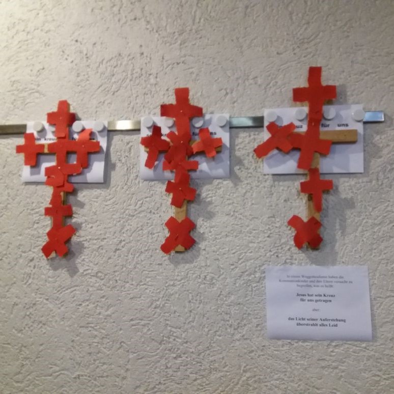 Kreuze_in_rot