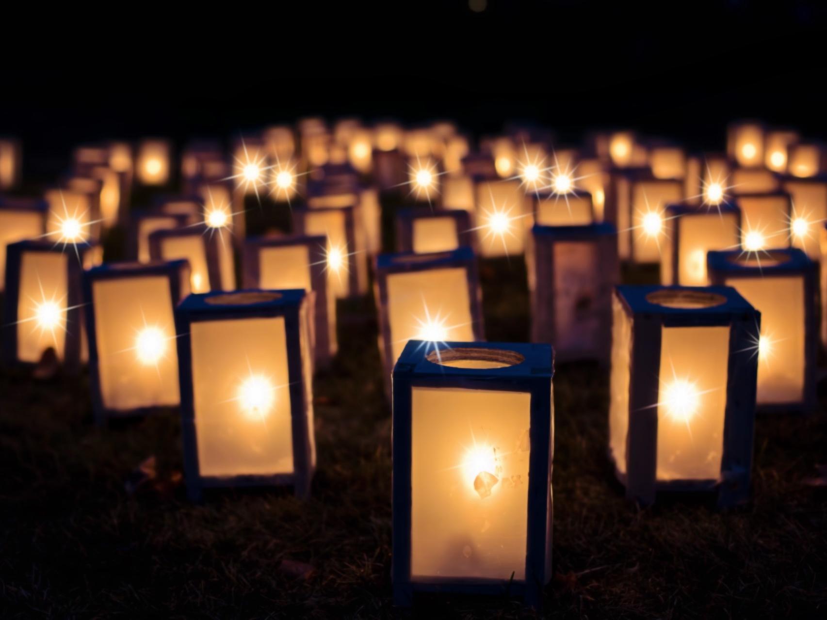 lights-1088141_1920