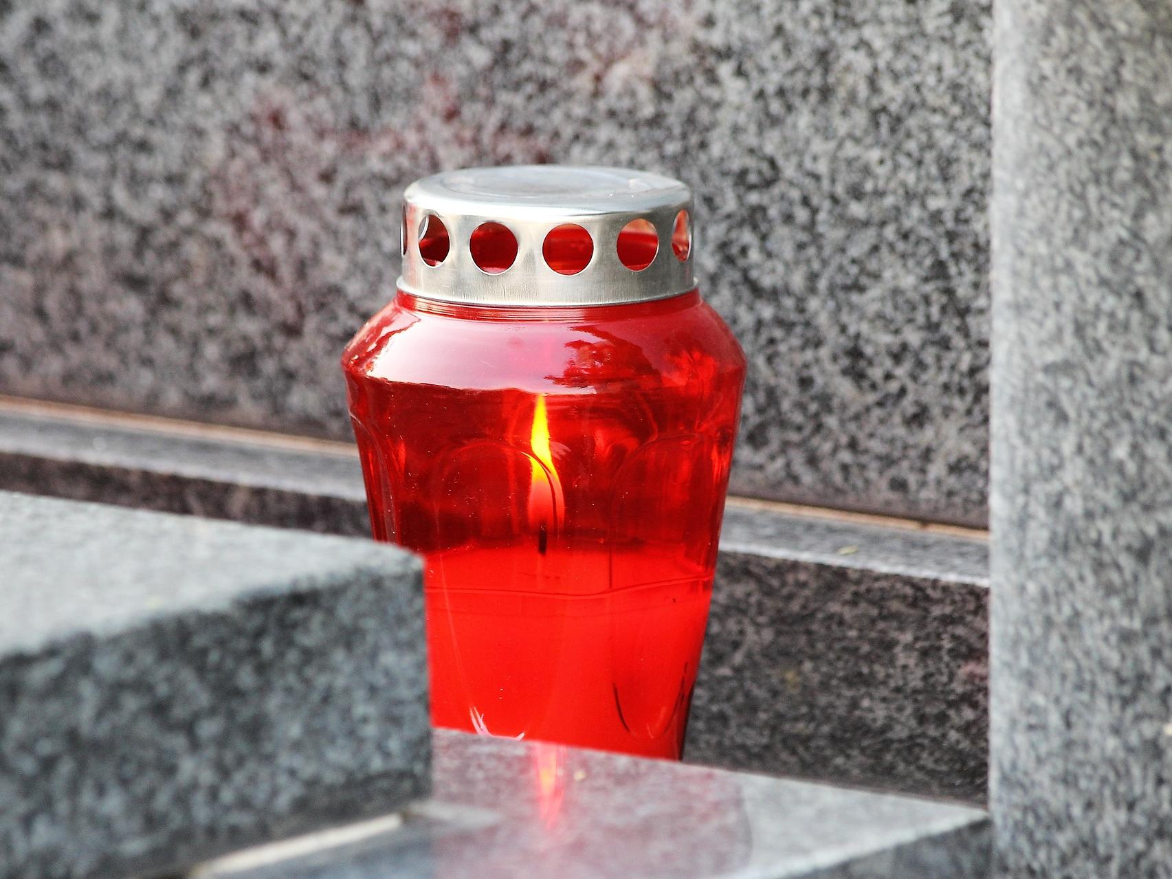 red-candle-3768527_1920