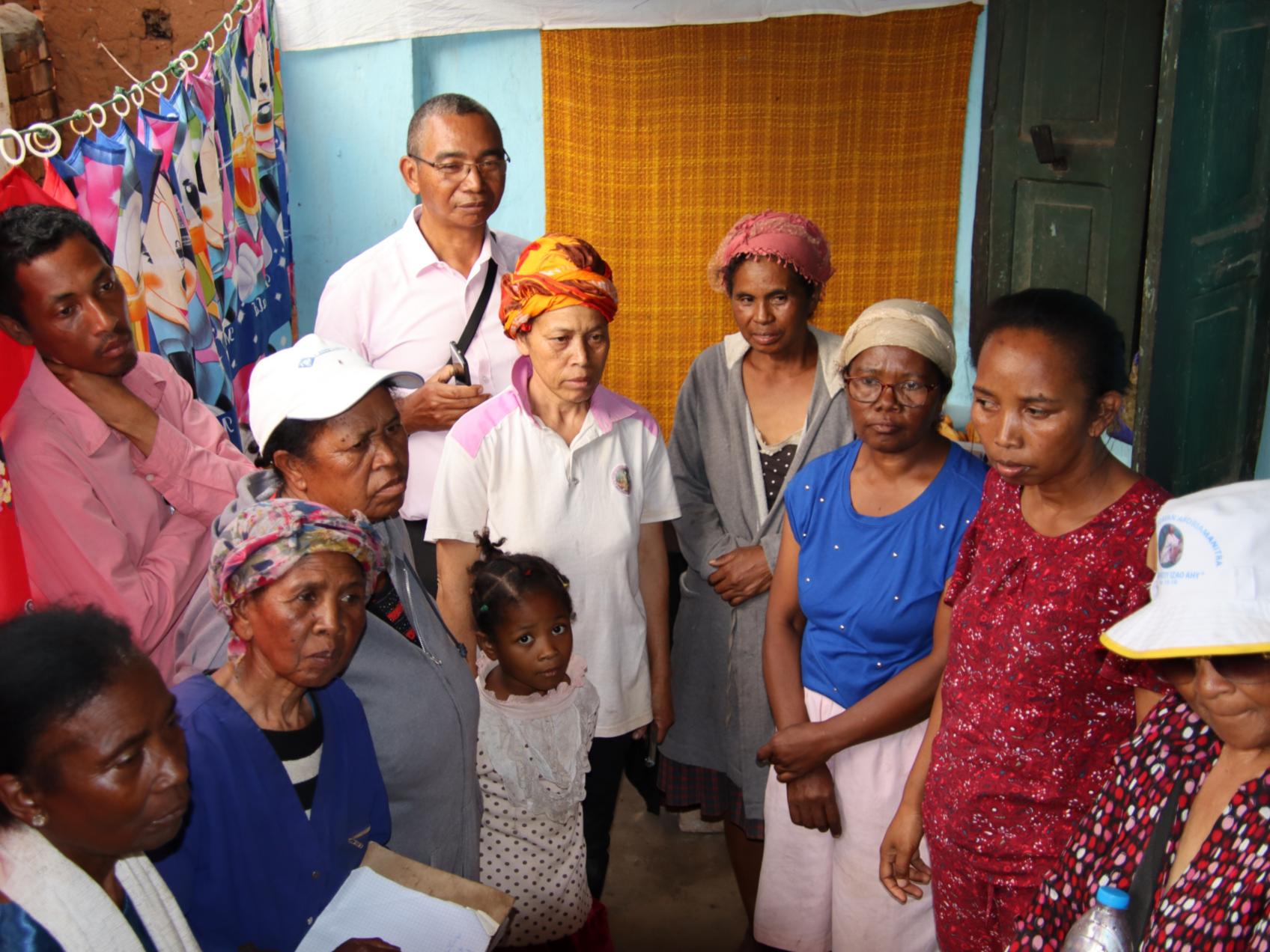 Die Frauengruppe (Lilly 2. v. rechts) (c) AK Madagaskar