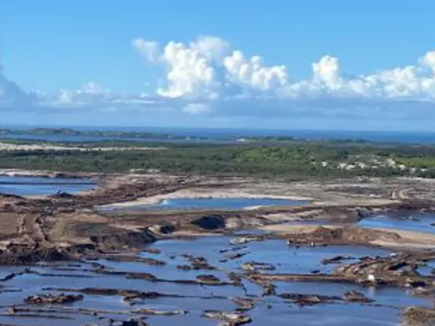 giant Rio Tinto (c) Leighd..