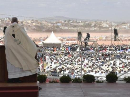 Der Papst in Akamasoa (c) vaticannews