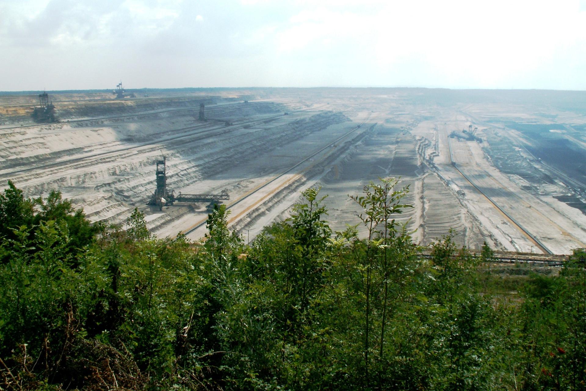 Der Tagebau Hambach vom Aussichtspunkt bei Elsdorf-Angelsdorf gesehen