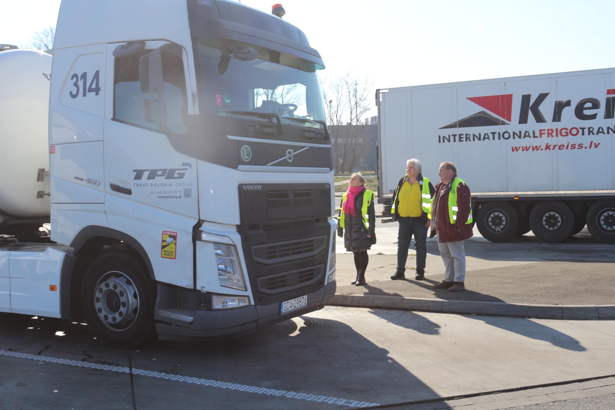 Waren fahren – Würde bewahren