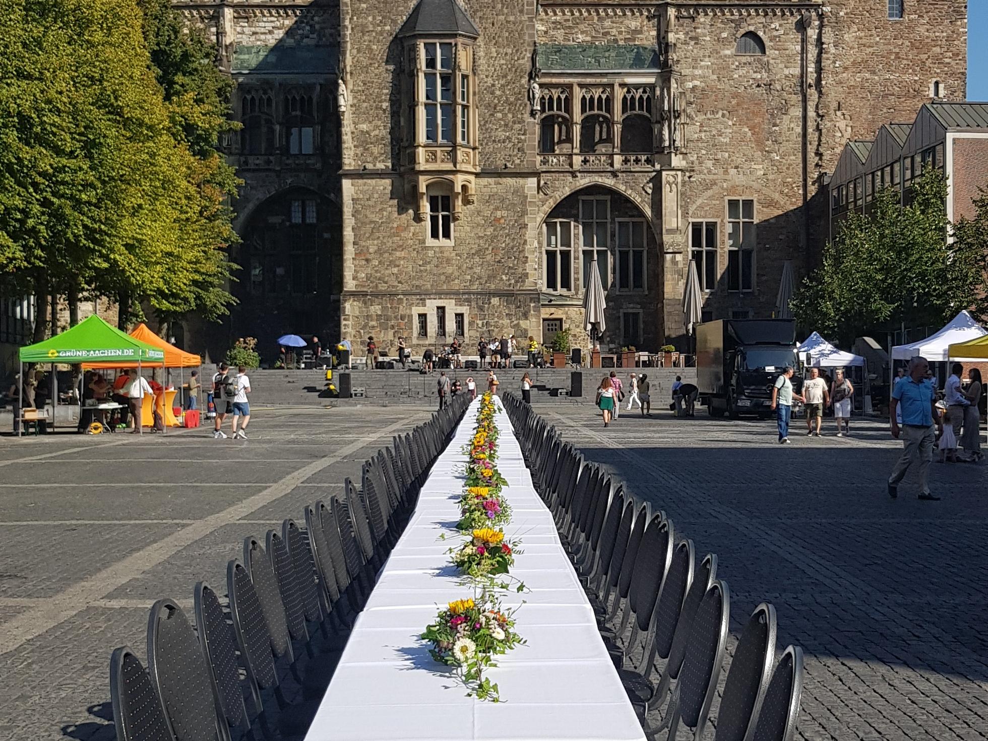 Lange Tafel der Vielfalt (c) Georg Schmetz