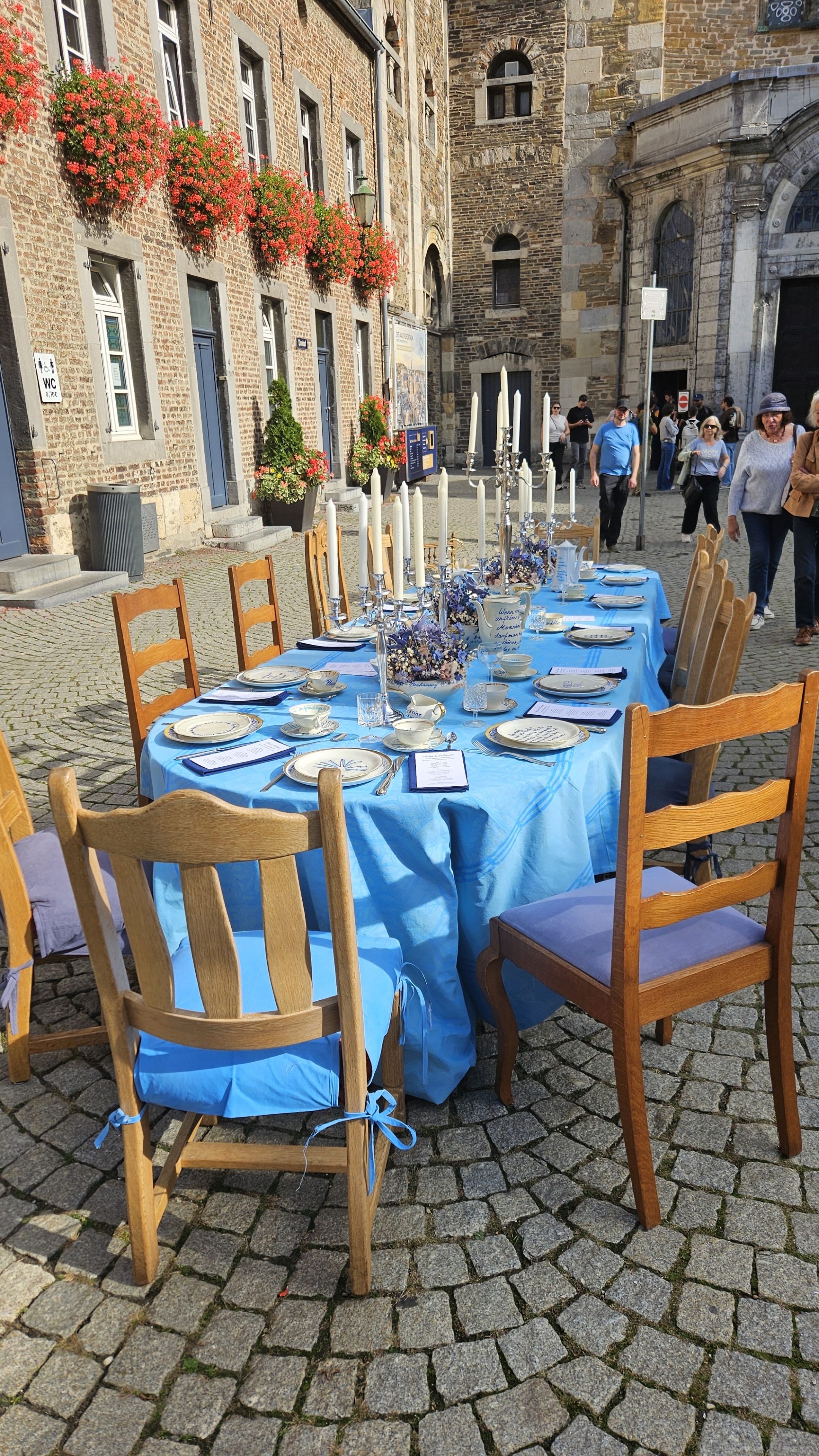 Tag der menschwürdigen Arbeit auf dem Domhof Tag der menschenwürdigen Arbeit auf dem Domhof
